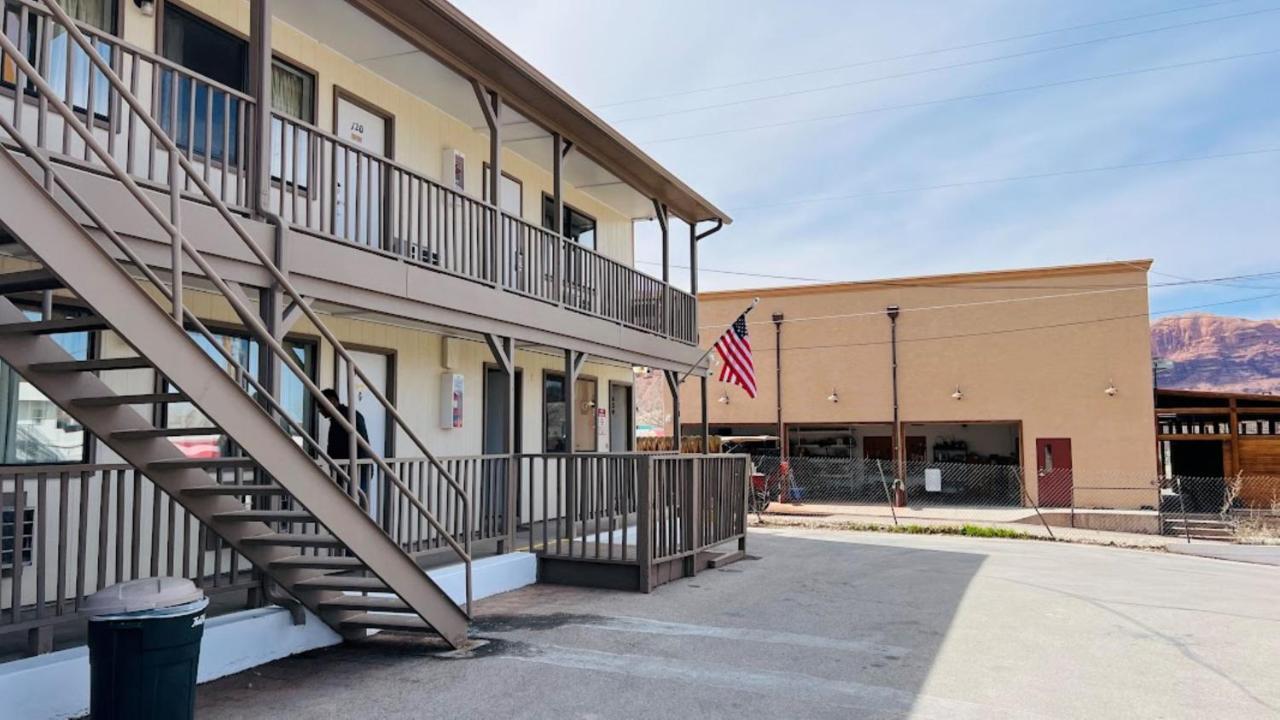The Virginian Inn Moab Downtown Exterior photo