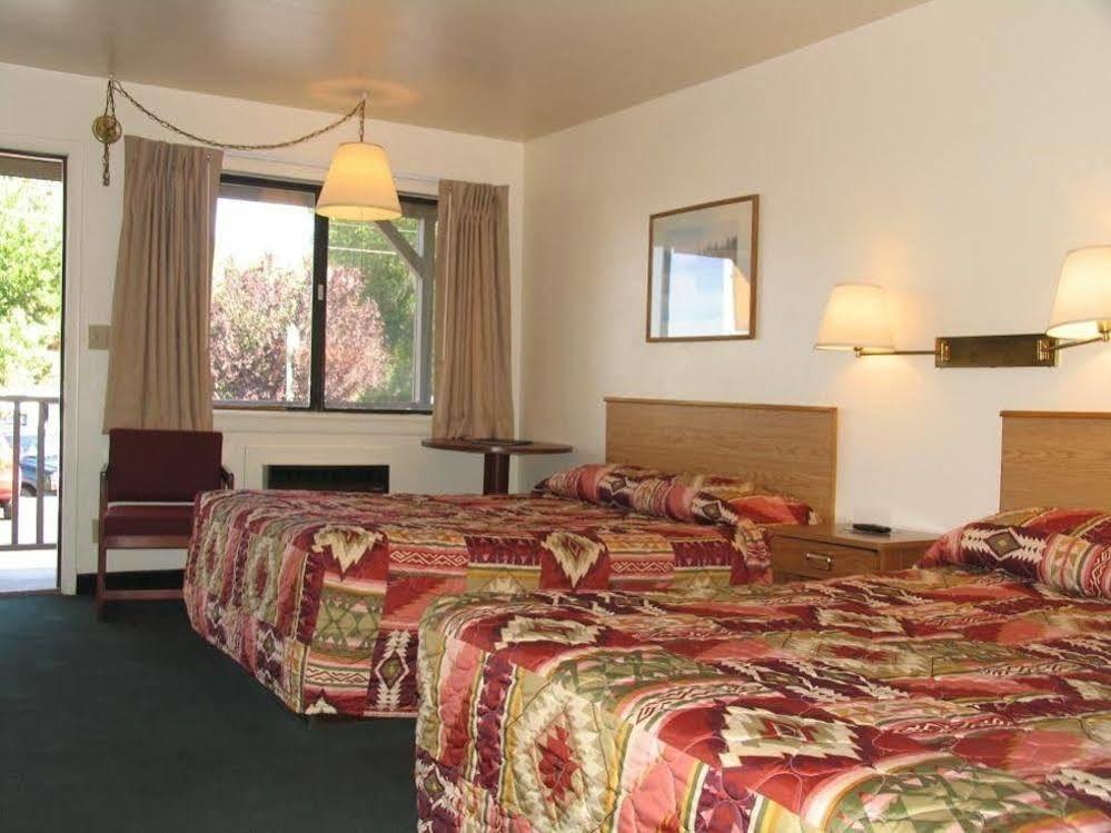 The Virginian Inn Moab Downtown Exterior photo